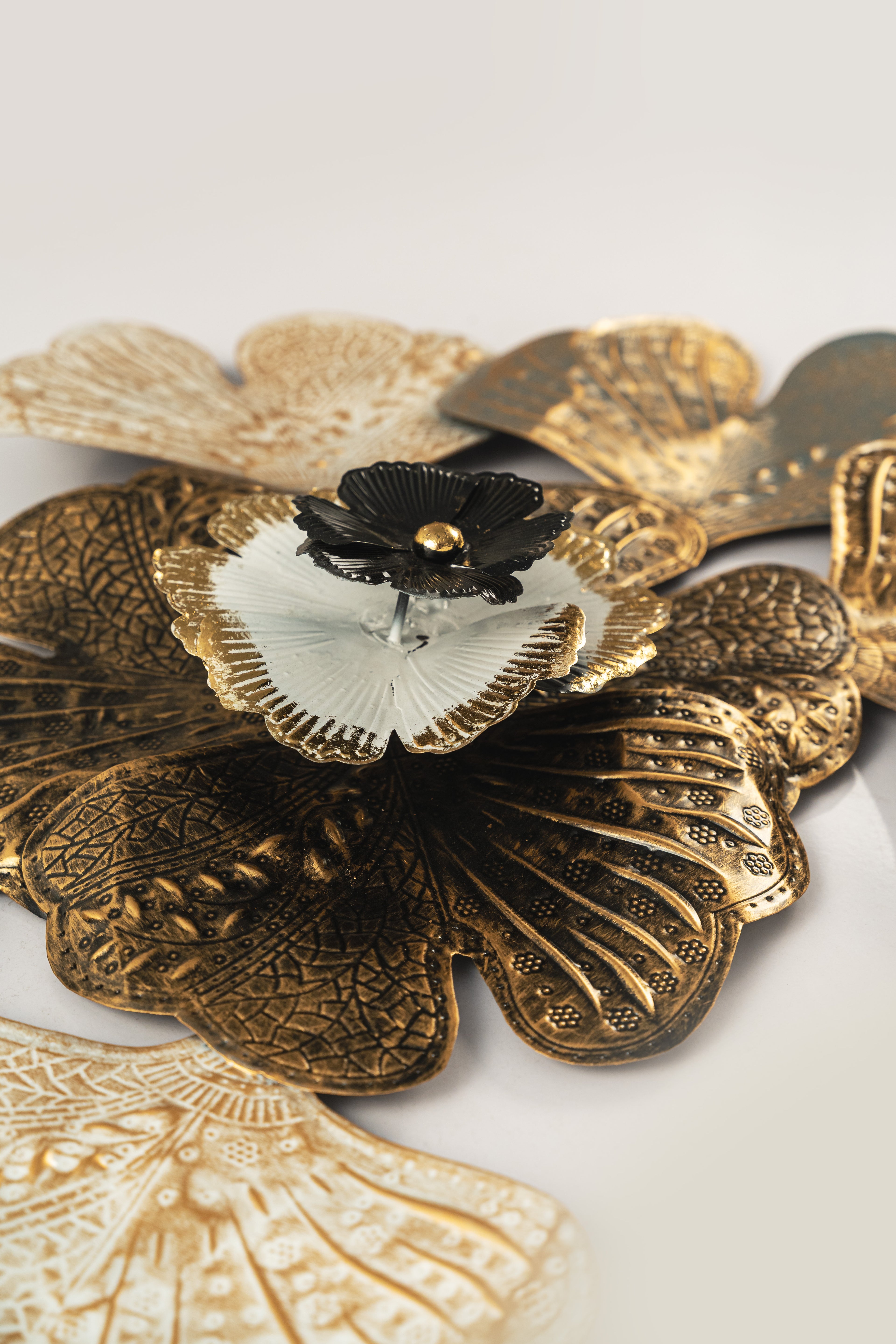 Eliora – Metal Floral Wall Art (47" x 26")-WA51