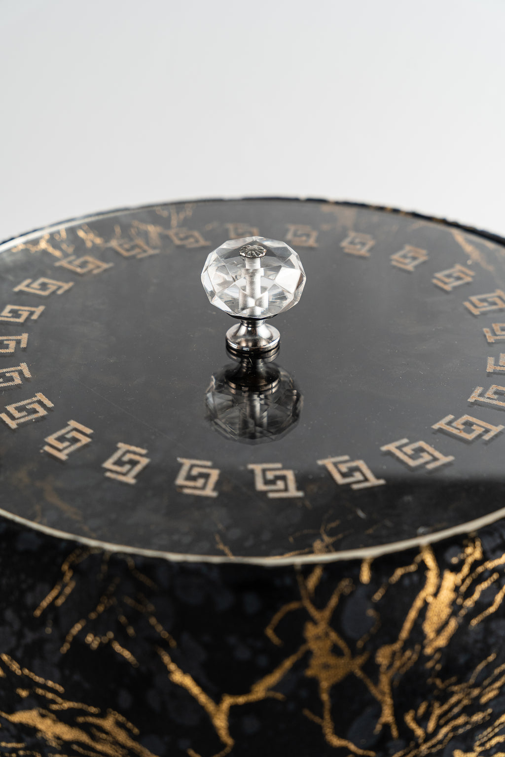 Black & Gold Hot Pot