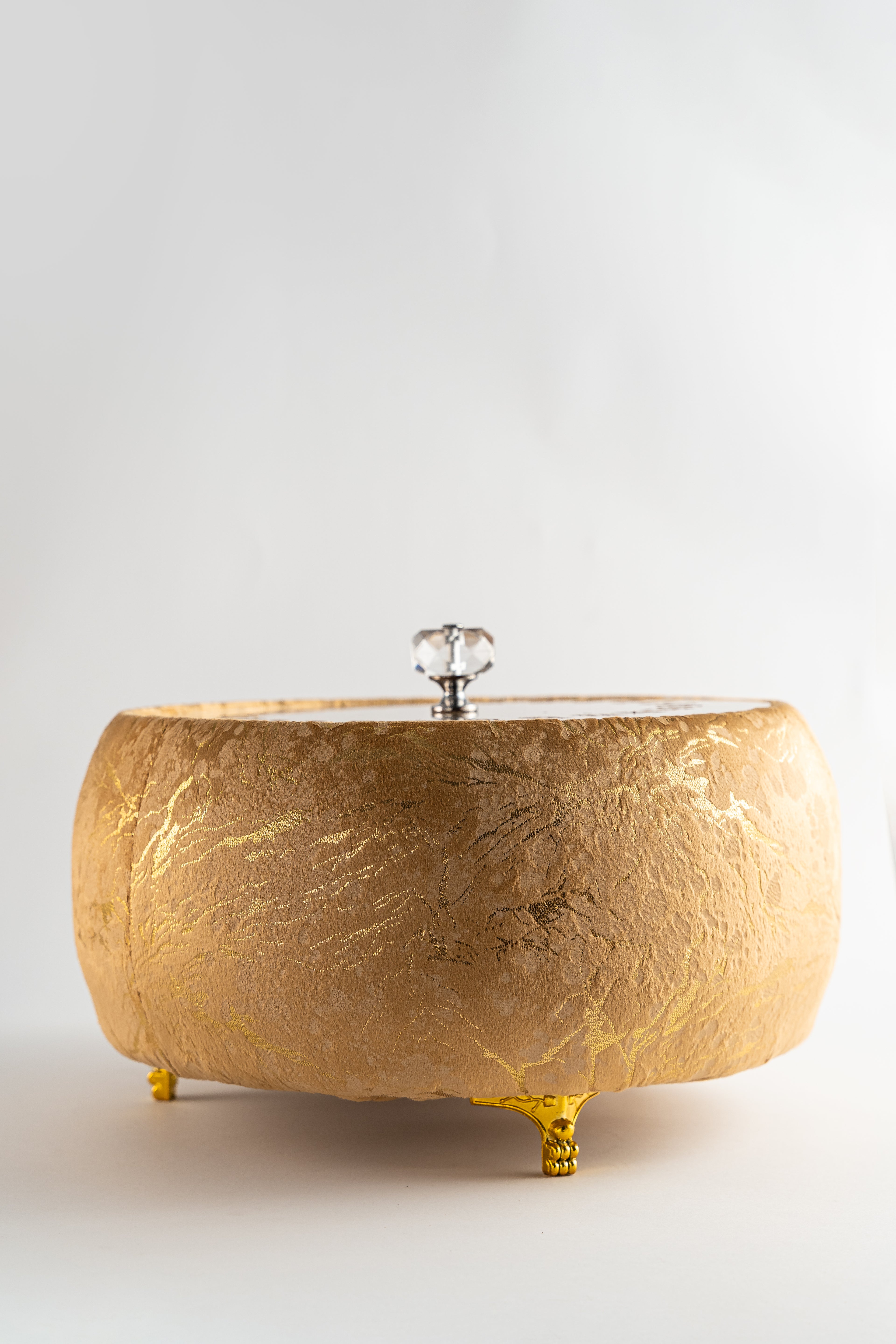 Beige & Gold Hot Pot