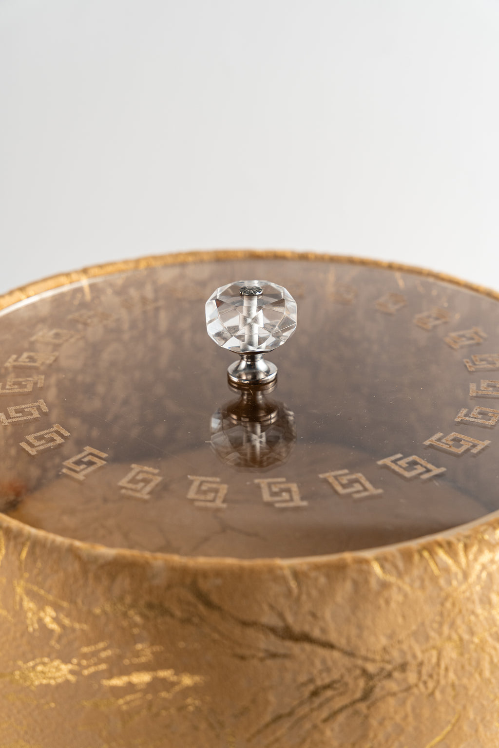 Beige & Gold Hot Pot