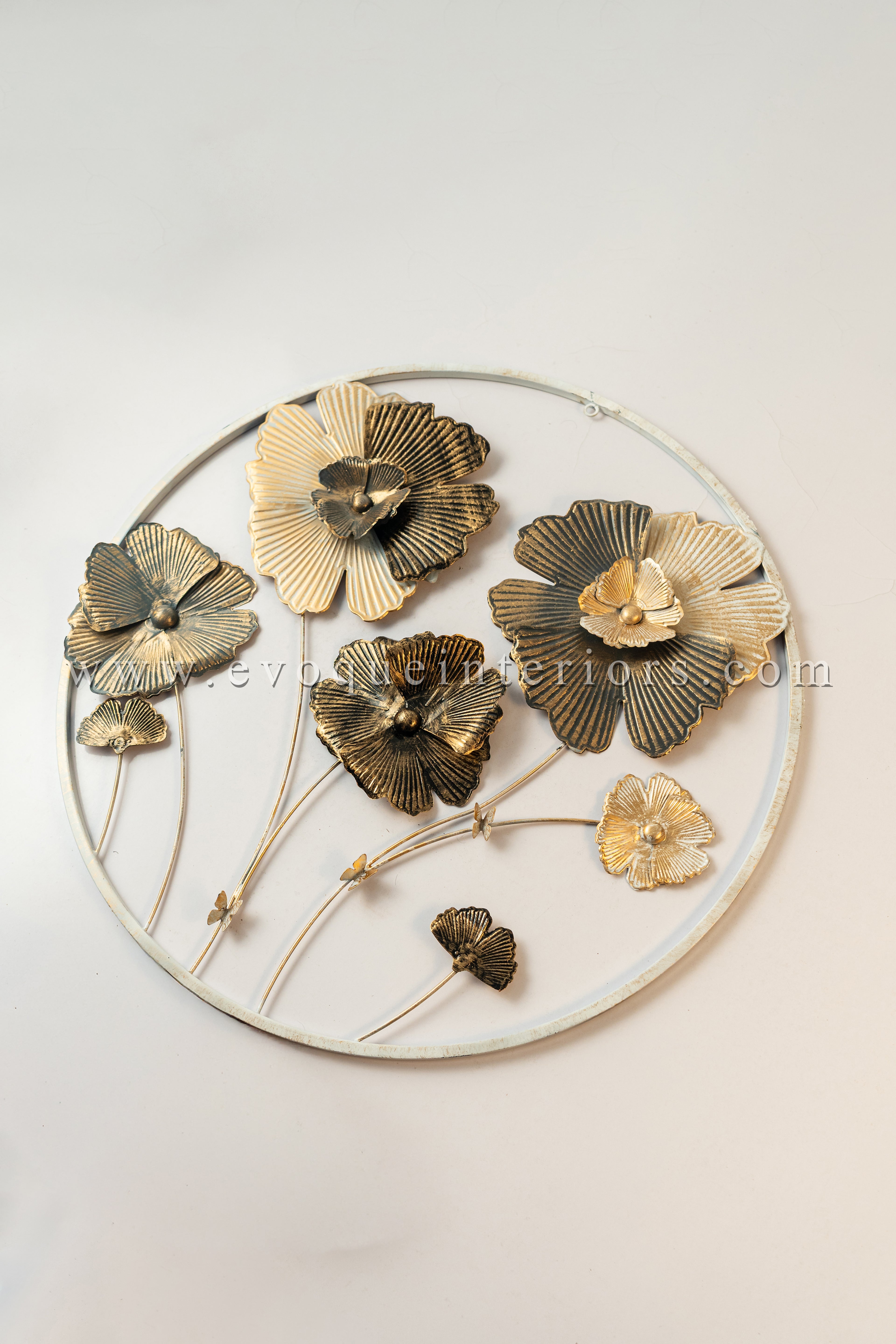 Round Metal Floral Wall Art – Gold & White Finish-WA38